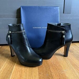 NWOT Adrienne Vittadini Leather Booties
